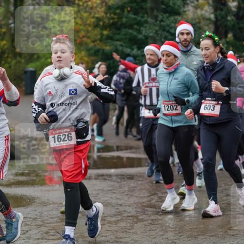 07.12.2025 - St. Pauli X-Mass-Run No. 15 Michael Burmester http://msf.ph/oto/9402940 07.12.2025 10:44:51 Laufen 1202, 603, 5, 309, 15, 1626, 591 meine-sportfotos.de