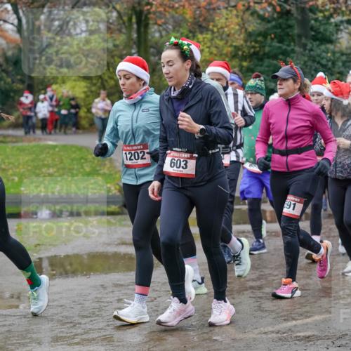 07.12.2025 - St. Pauli X-Mass-Run No. 15 Michael Burmester http://msf.ph/oto/9402948 07.12.2025 10:44:52 Laufen 15, 1202, 15, 603, 691, 204 meine-sportfotos.de