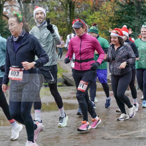 07.12.2025 - St. Pauli X-Mass-Run No. 15 Michael Burmester http://msf.ph/oto/9402951 07.12.2025 10:44:53 Laufen 15, 1202, 603, 15, 91, 204 meine-sportfotos.de