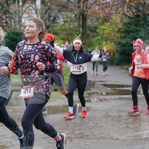 07.12.2025 - St. Pauli X-Mass-Run No. 15 Michael Burmester http://msf.ph/oto/9402963 07.12.2025 10:44:56 Laufen 15, 204, 414, 4190, 191, 1196 meine-sportfotos.de