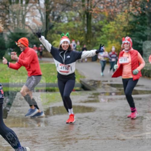 07.12.2025 - St. Pauli X-Mass-Run No. 15 Michael Burmester http://msf.ph/oto/9402966 07.12.2025 10:44:56 Laufen 414, 4190, 4191, 1196 meine-sportfotos.de