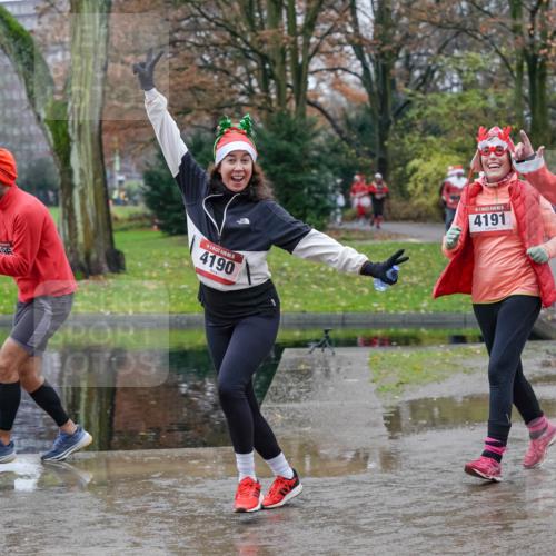 07.12.2025 - St. Pauli X-Mass-Run No. 15 Michael Burmester http://msf.ph/oto/9402969 07.12.2025 10:44:57 Laufen 15, 4190, 15, 4191, 1196 meine-sportfotos.de