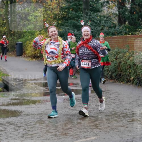 07.12.2025 - St. Pauli X-Mass-Run No. 15 Michael Burmester http://msf.ph/oto/9403000 07.12.2025 10:45:04 Laufen 1439, 1441 meine-sportfotos.de