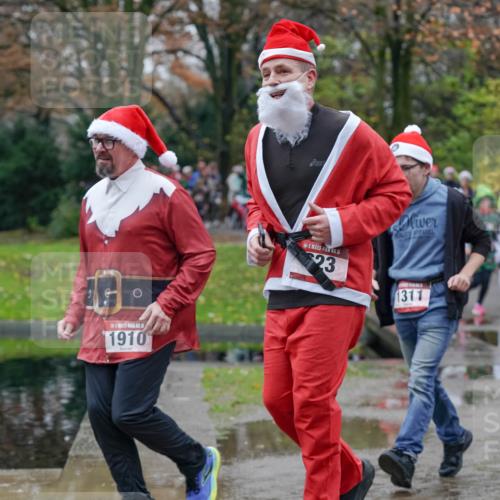 07.12.2025 - St. Pauli X-Mass-Run No. 15 Michael Burmester http://msf.ph/oto/9403036 07.12.2025 10:45:12 Laufen 1910, 15, 23, 1311 meine-sportfotos.de