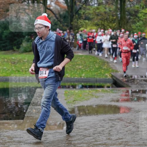 07.12.2025 - St. Pauli X-Mass-Run No. 15 Michael Burmester http://msf.ph/oto/9403037 07.12.2025 10:45:13 Laufen 5, 311 meine-sportfotos.de