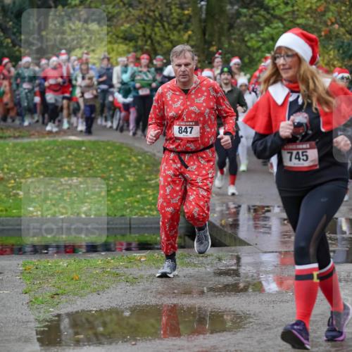 07.12.2025 - St. Pauli X-Mass-Run No. 15 Michael Burmester http://msf.ph/oto/9403044 07.12.2025 10:45:16 Laufen 15, 847, 745, 1587 meine-sportfotos.de
