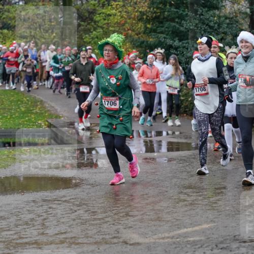 07.12.2025 - St. Pauli X-Mass-Run No. 15 Michael Burmester http://msf.ph/oto/9403055 07.12.2025 10:45:19 Laufen 190, 1706, 182, 1708 meine-sportfotos.de