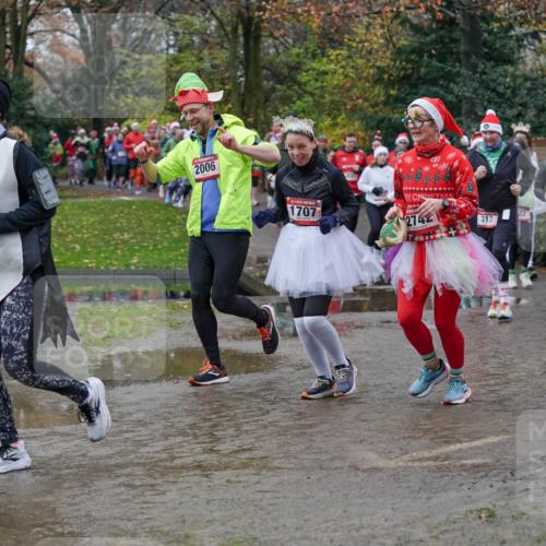 07.12.2025 - St. Pauli X-Mass-Run No. 15 Michael Burmester http://msf.ph/oto/9403066 07.12.2025 10:45:21 Laufen 1708, 2006, 1707, 2742, 313, 0, 399, 1840 meine-sportfotos.de