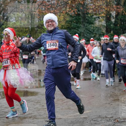 07.12.2025 - St. Pauli X-Mass-Run No. 15 Michael Burmester http://msf.ph/oto/9403070 07.12.2025 10:45:22 Laufen 1707, 15, 2742, 15, 1840, 1587 meine-sportfotos.de