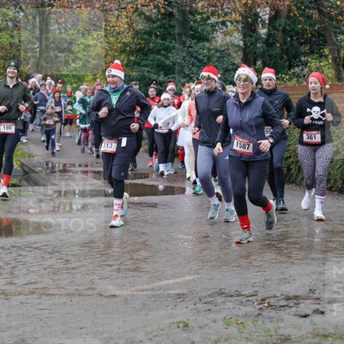 07.12.2025 - St. Pauli X-Mass-Run No. 15 Michael Burmester http://msf.ph/oto/9403071 07.12.2025 10:45:22 Laufen 190, 1587, 313, 95, 361 meine-sportfotos.de