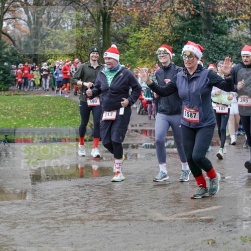 07.12.2025 - St. Pauli X-Mass-Run No. 15 Michael Burmester http://msf.ph/oto/9403075 07.12.2025 10:45:23 Laufen 190, 313, 90, 1587, 395, 182, 361 meine-sportfotos.de