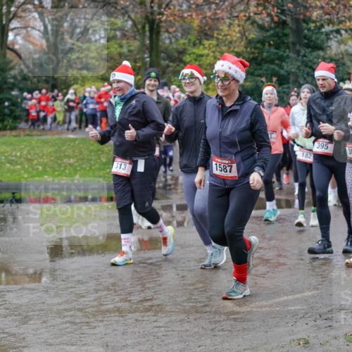07.12.2025 - St. Pauli X-Mass-Run No. 15 Michael Burmester http://msf.ph/oto/9403078 07.12.2025 10:45:23 Laufen 313, 1587, 395, 361, 182 meine-sportfotos.de