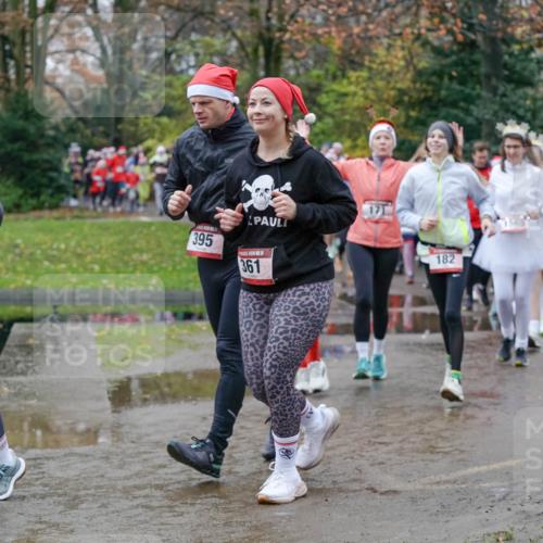 07.12.2025 - St. Pauli X-Mass-Run No. 15 Michael Burmester http://msf.ph/oto/9403085 07.12.2025 10:45:25 Laufen 395, 361, 171, 182 meine-sportfotos.de