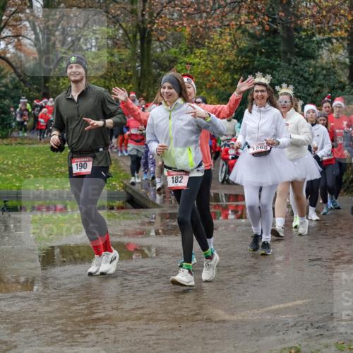 07.12.2025 - St. Pauli X-Mass-Run No. 15 Michael Burmester http://msf.ph/oto/9403088 07.12.2025 10:45:25 Laufen 190, 182, 79, 1619, 1298 meine-sportfotos.de
