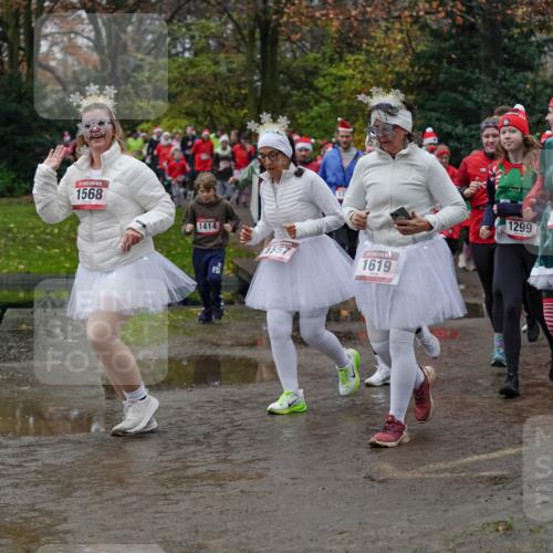 07.12.2025 - St. Pauli X-Mass-Run No. 15 Michael Burmester http://msf.ph/oto/9403102 07.12.2025 10:45:28 Laufen 1568, xxxx, 1619, 1299, 1298, 4585 meine-sportfotos.de