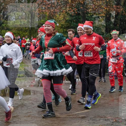 07.12.2025 - St. Pauli X-Mass-Run No. 15 Michael Burmester http://msf.ph/oto/9403107 07.12.2025 10:45:29 Laufen 1619, 1697, 1298, 1, 5, 26, 25, 45, 4585, 667, 19, 669 meine-sportfotos.de
