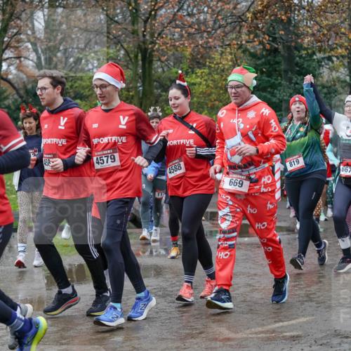 07.12.2025 - St. Pauli X-Mass-Run No. 15 Michael Burmester http://msf.ph/oto/9403116 07.12.2025 10:45:30 Laufen 414, 585, 458, 10, 15, 4579, 11, 4588, 669, 819, 667, 37, 1694 meine-sportfotos.de
