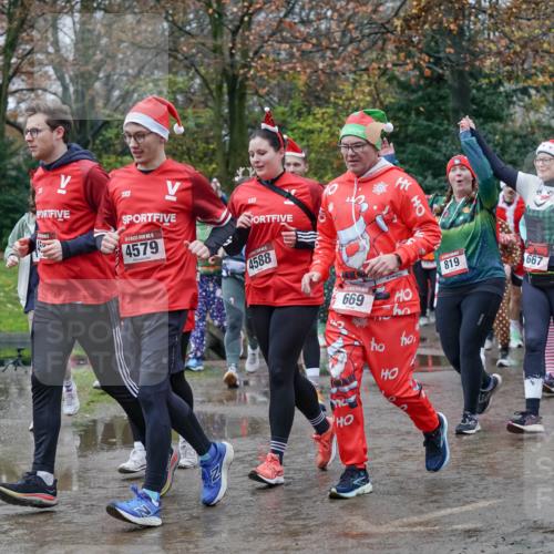 07.12.2025 - St. Pauli X-Mass-Run No. 15 Michael Burmester http://msf.ph/oto/9403117 07.12.2025 10:45:31 Laufen 585, 15, 4579, 4588, 40, 819, 667, 669, 1694, 137, 355 meine-sportfotos.de