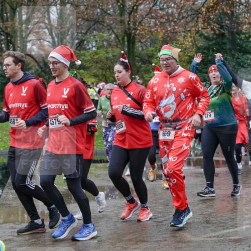 07.12.2025 - St. Pauli X-Mass-Run No. 15 Michael Burmester http://msf.ph/oto/9403119 07.12.2025 10:45:31 Laufen 458, 4579, 4588, 40, 669, 819, 667, 169 meine-sportfotos.de