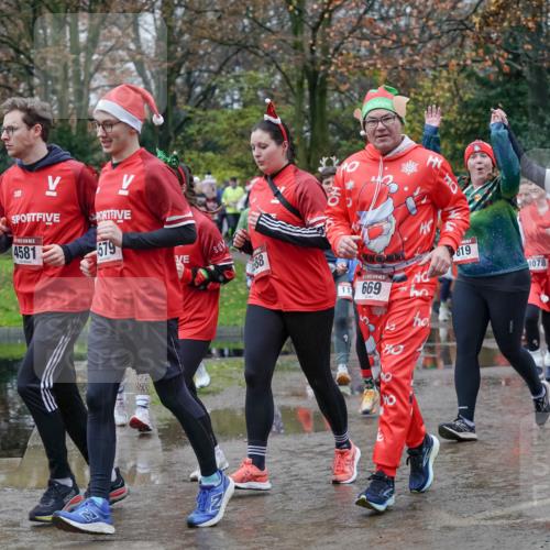 07.12.2025 - St. Pauli X-Mass-Run No. 15 Michael Burmester http://msf.ph/oto/9403120 07.12.2025 10:45:31 Laufen 4581, 579, 00, 1669, 819, 1078, 667, 98 meine-sportfotos.de