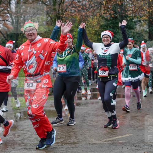 07.12.2025 - St. Pauli X-Mass-Run No. 15 Michael Burmester http://msf.ph/oto/9403121 07.12.2025 10:45:31 Laufen 582, 10, 4588, 5, 669, 819, 1398, 667, 1694, 1379, 13 meine-sportfotos.de