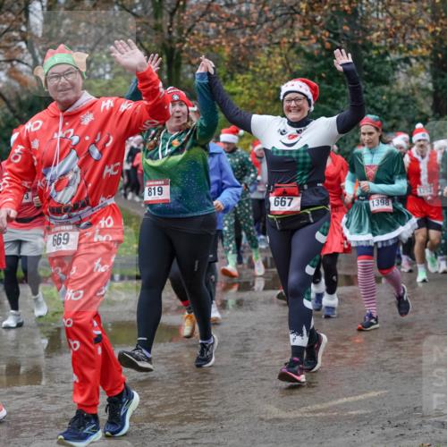 07.12.2025 - St. Pauli X-Mass-Run No. 15 Michael Burmester http://msf.ph/oto/9403122 07.12.2025 10:45:32 Laufen 4588, 669, 40, 819, 667, 1398, 1694, 1379 meine-sportfotos.de
