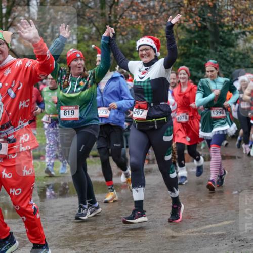 07.12.2025 - St. Pauli X-Mass-Run No. 15 Michael Burmester http://msf.ph/oto/9403125 07.12.2025 10:45:32 Laufen 15, 669, 819, 229, 667, 1398, 1078 meine-sportfotos.de