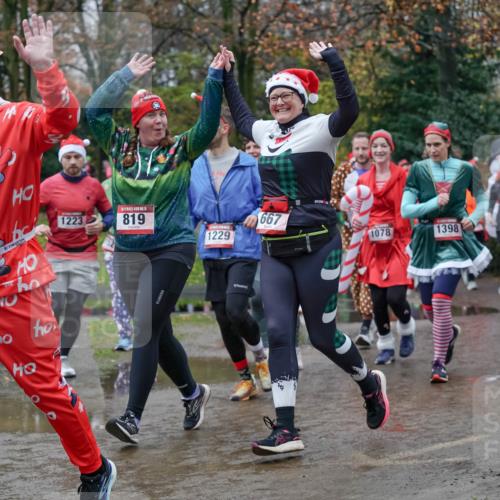 07.12.2025 - St. Pauli X-Mass-Run No. 15 Michael Burmester http://msf.ph/oto/9403126 07.12.2025 10:45:32 Laufen 15, 669, 1223, 15, 819, 1229, 667, 1694, 1078, 1398, 1250 meine-sportfotos.de