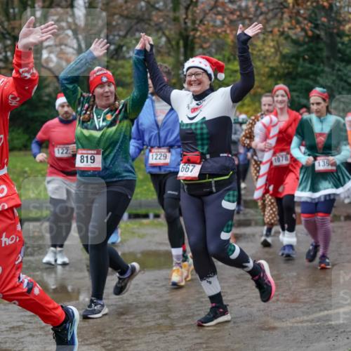 07.12.2025 - St. Pauli X-Mass-Run No. 15 Michael Burmester http://msf.ph/oto/9403127 07.12.2025 10:45:32 Laufen 669, 819, 1229, 694, 667, 1078, 139 meine-sportfotos.de