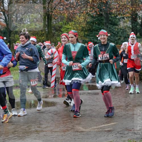 07.12.2025 - St. Pauli X-Mass-Run No. 15 Michael Burmester http://msf.ph/oto/9403129 07.12.2025 10:45:33 Laufen 12, 1170, 1464, 107, 135, 1, 694, 164, 1252, 146, 13, 1376 meine-sportfotos.de
