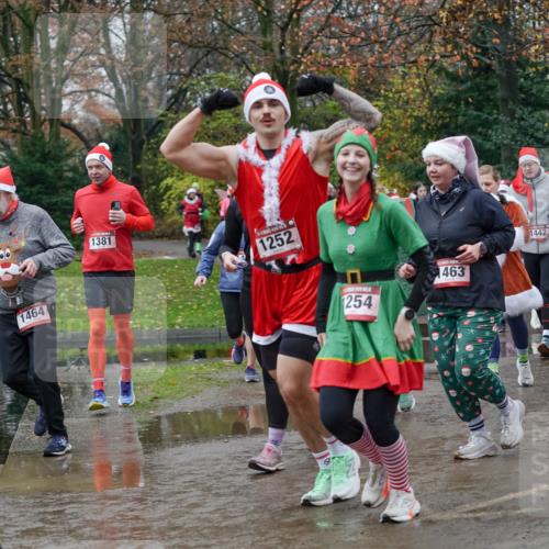 07.12.2025 - St. Pauli X-Mass-Run No. 15 Michael Burmester http://msf.ph/oto/9403145 07.12.2025 10:45:36 Laufen 1464, 1381, 1252, 1463, 254, 1442, 4471, 123 meine-sportfotos.de