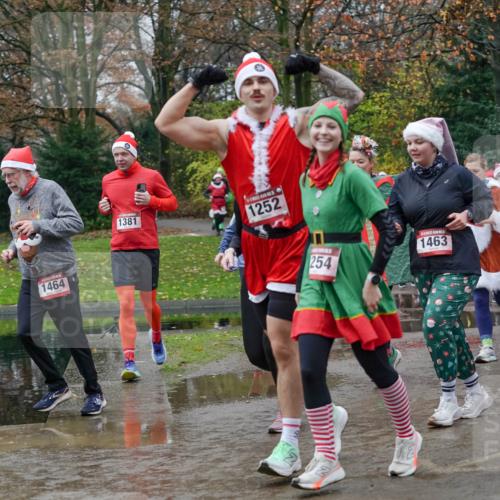 07.12.2025 - St. Pauli X-Mass-Run No. 15 Michael Burmester http://msf.ph/oto/9403146 07.12.2025 10:45:36 Laufen 1464, 1381, 1252, 254, 1463, 1442, 123, 4471 meine-sportfotos.de