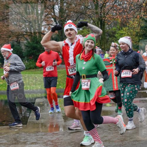 07.12.2025 - St. Pauli X-Mass-Run No. 15 Michael Burmester http://msf.ph/oto/9403148 07.12.2025 10:45:37 Laufen 1381, 1464, 125, 254, 1383, 1463, 84, 1442 meine-sportfotos.de