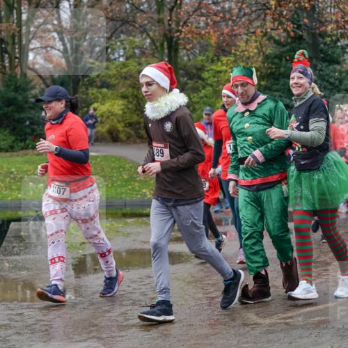 07.12.2025 - St. Pauli X-Mass-Run No. 15 Michael Burmester http://msf.ph/oto/9403178 07.12.2025 10:45:43 Laufen 1107, 89, 9, 140, 166 meine-sportfotos.de