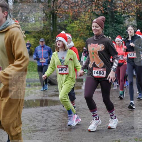 07.12.2025 - St. Pauli X-Mass-Run No. 15 Michael Burmester http://msf.ph/oto/9403183 07.12.2025 10:45:44 Laufen 1123, 16, 1233, 5, 1402, 15, 1400, 558, 226, 43, 1260 meine-sportfotos.de