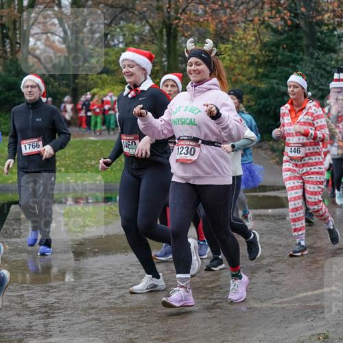 07.12.2025 - St. Pauli X-Mass-Run No. 15 Michael Burmester http://msf.ph/oto/9403198 07.12.2025 10:45:47 Laufen 15, 1249, 1766, 1460, 5, 1230, 446, 377, 1769 meine-sportfotos.de