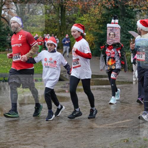 07.12.2025 - St. Pauli X-Mass-Run No. 15 Michael Burmester http://msf.ph/oto/9403211 07.12.2025 10:45:50 Laufen 4584, 4830, 1278, 772 meine-sportfotos.de