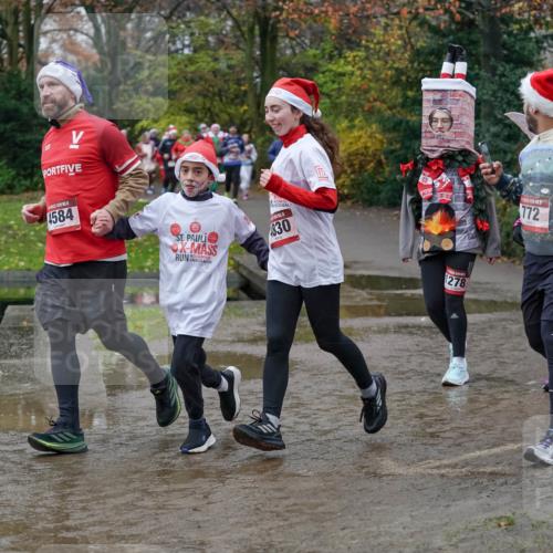 07.12.2025 - St. Pauli X-Mass-Run No. 15 Michael Burmester http://msf.ph/oto/9403212 07.12.2025 10:45:50 Laufen 4584, 830, 1278, 772 meine-sportfotos.de