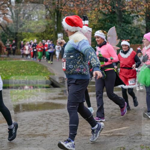 07.12.2025 - St. Pauli X-Mass-Run No. 15 Michael Burmester http://msf.ph/oto/9403213 07.12.2025 10:45:51 Laufen 30, 12, 1625, 1866 meine-sportfotos.de