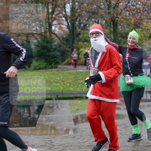 07.12.2025 - St. Pauli X-Mass-Run No. 15 Michael Burmester http://msf.ph/oto/9403222 07.12.2025 10:45:53 Laufen 25, 186, 15, 91 meine-sportfotos.de