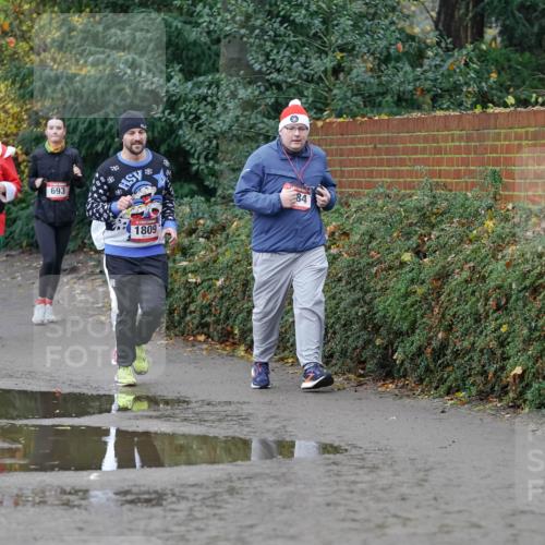 07.12.2025 - St. Pauli X-Mass-Run No. 15 Michael Burmester http://msf.ph/oto/9403227 07.12.2025 10:45:56 Laufen 1420, 1776, 693, 1809, 84 meine-sportfotos.de