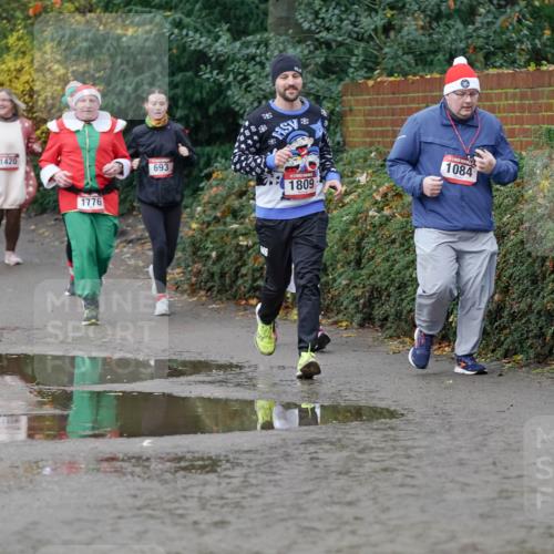 07.12.2025 - St. Pauli X-Mass-Run No. 15 Michael Burmester http://msf.ph/oto/9403230 07.12.2025 10:45:57 Laufen 1778, 1420, 1776, 693, 1809, 1084 meine-sportfotos.de