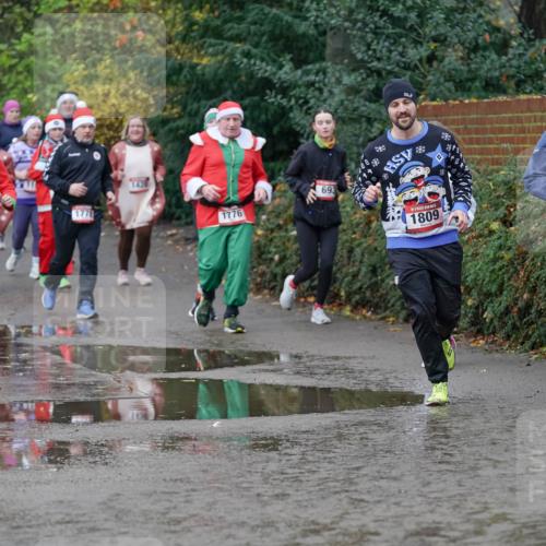 07.12.2025 - St. Pauli X-Mass-Run No. 15 Michael Burmester http://msf.ph/oto/9403233 07.12.2025 10:45:58 Laufen 2040, 1778, 1428, 1776, 693, 1809, 84 meine-sportfotos.de