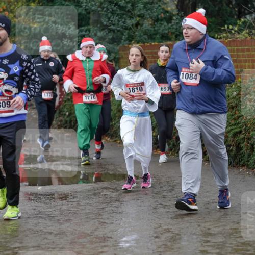 07.12.2025 - St. Pauli X-Mass-Run No. 15 Michael Burmester http://msf.ph/oto/9403239 07.12.2025 10:46:00 Laufen 204, 1778, 1776, 1809, 88, 5, 1810, 693, 1084 meine-sportfotos.de