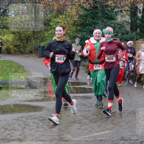 07.12.2025 - St. Pauli X-Mass-Run No. 15 Michael Burmester http://msf.ph/oto/9403251 07.12.2025 10:46:04 Laufen 693, 1776, 688, 1423, 11, 1420 meine-sportfotos.de