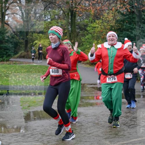 07.12.2025 - St. Pauli X-Mass-Run No. 15 Michael Burmester http://msf.ph/oto/9403257 07.12.2025 10:46:05 Laufen 93, 688, 1776, 1778, 1421 meine-sportfotos.de