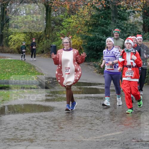 07.12.2025 - St. Pauli X-Mass-Run No. 15 Michael Burmester http://msf.ph/oto/9403268 07.12.2025 10:46:08 Laufen 22, 773, 1186, 1423, 1420, 502 meine-sportfotos.de