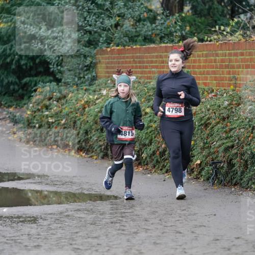 07.12.2025 - St. Pauli X-Mass-Run No. 15 Michael Burmester http://msf.ph/oto/9403297 07.12.2025 10:46:17 Laufen 4815, 4798 meine-sportfotos.de