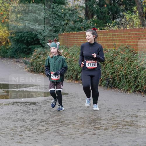 07.12.2025 - St. Pauli X-Mass-Run No. 15 Michael Burmester http://msf.ph/oto/9403303 07.12.2025 10:46:19 Laufen 4813, 4798 meine-sportfotos.de
