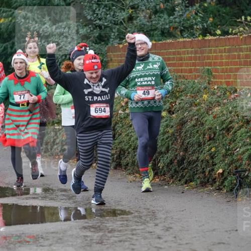 07.12.2025 - St. Pauli X-Mass-Run No. 15 Michael Burmester http://msf.ph/oto/9403311 07.12.2025 10:46:34 Laufen 77, 114, 694, 49 meine-sportfotos.de